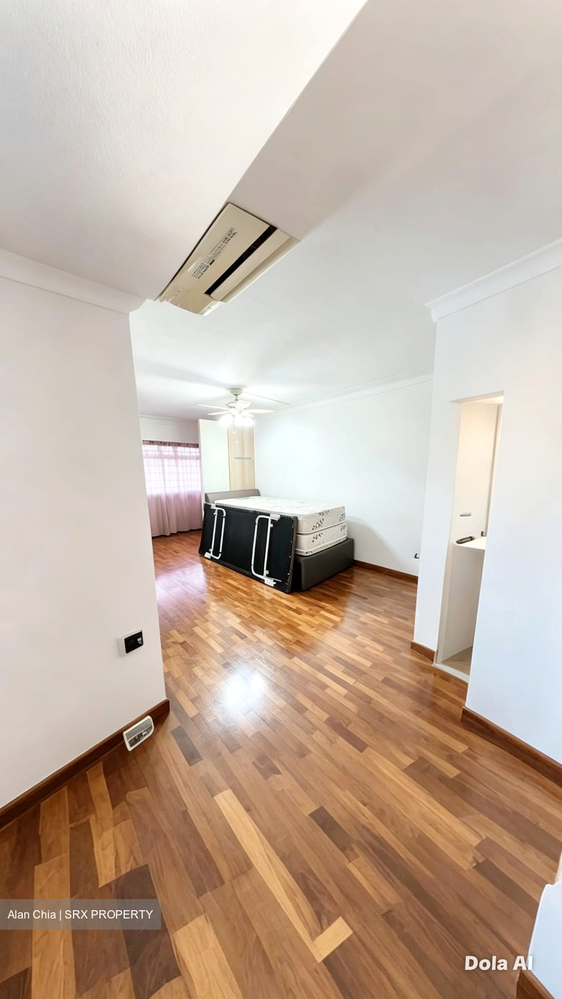 Blk 578 Hougang Avenue 4 (Hougang), HDB Executive #586708381